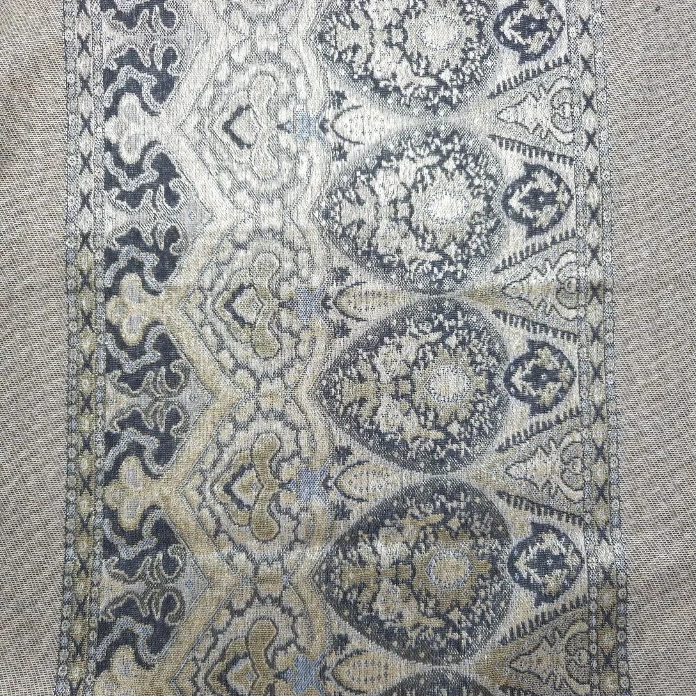 White & Gold Metallic Paisley Pashmina Shawl Scarf Fringe 26.5x68